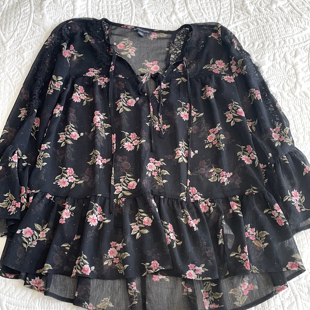 Women’s Size Medium American Eagle Blouse